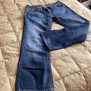 BKE Women’s Carter jeans.